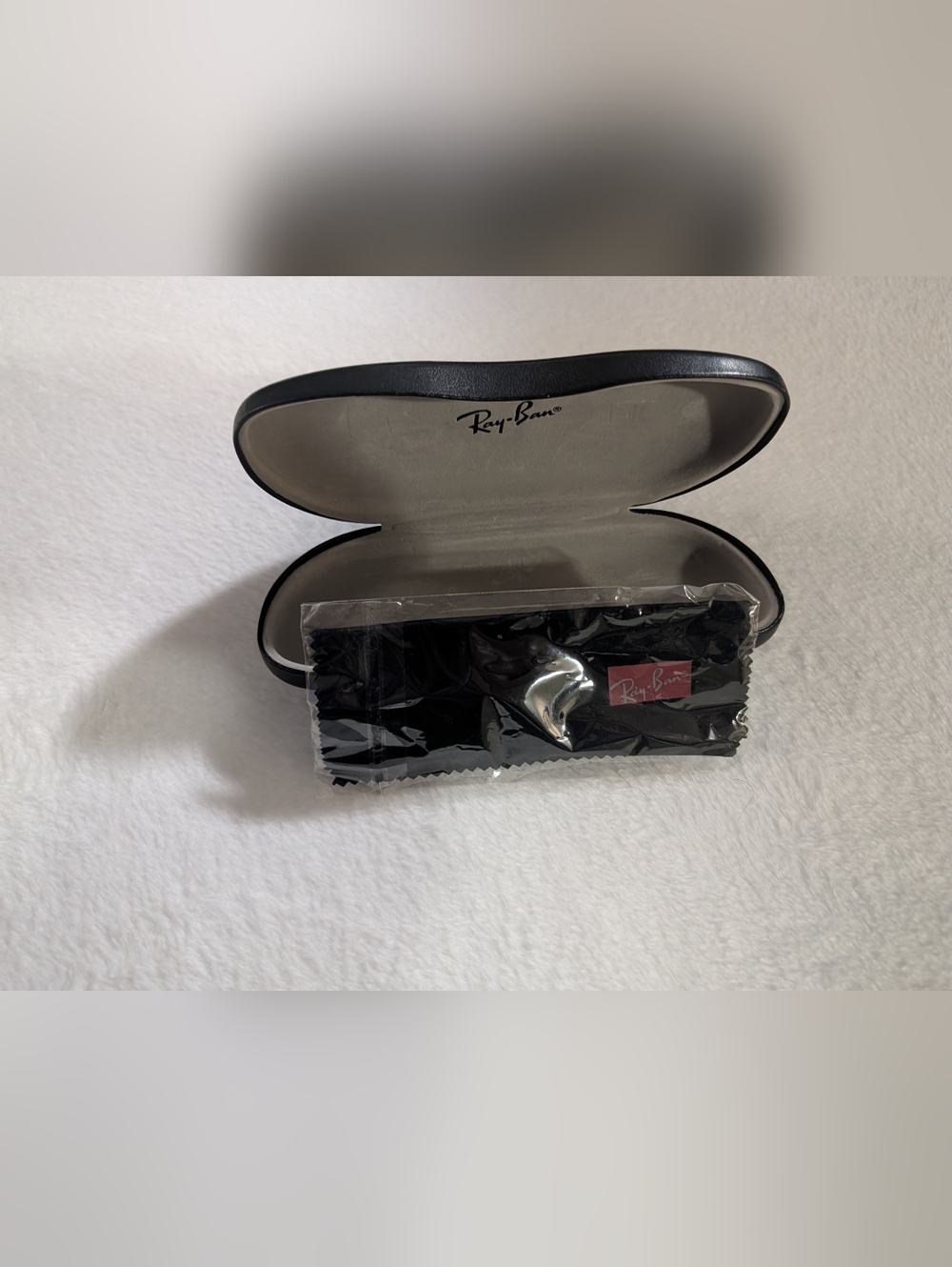Ray-Ban Sunglasses Case with Cleaning Cloth in original packaging - Black